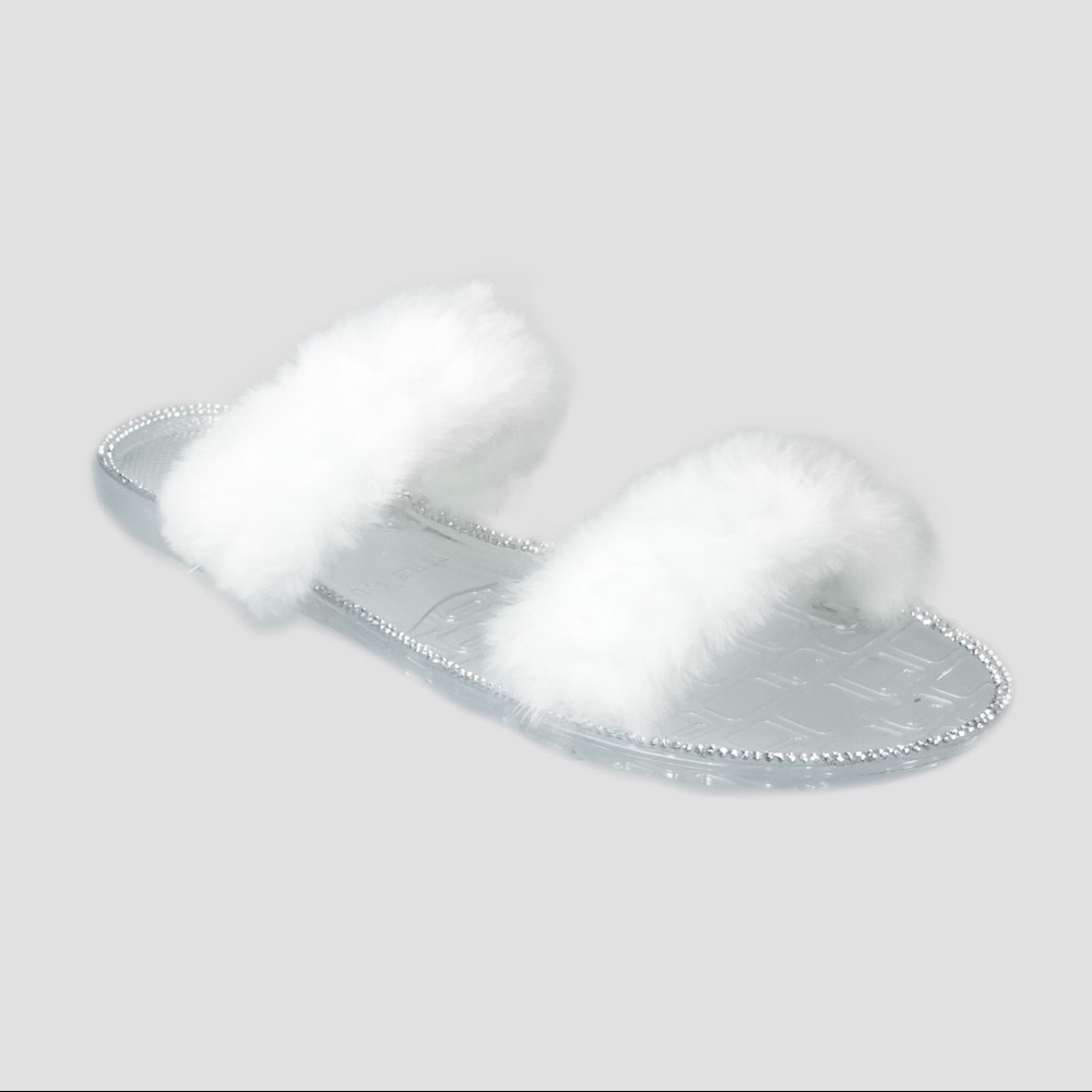 FUR SLIPPERS 🤍 - Picture 2 of 2